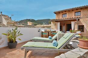 Mallorca traditional stone village house