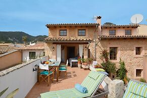 Mallorca traditional stone village house