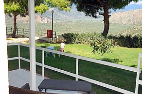 Chrissa Camping Rooms & Bungalows