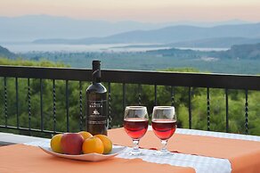 Chrissa Camping Rooms & Bungalows