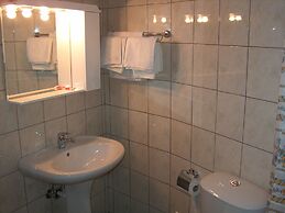 Chrissa Camping Rooms & Bungalows