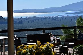 Chrissa Camping Rooms & Bungalows