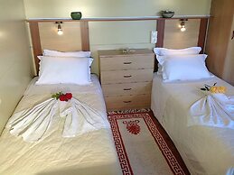 Chrissa Camping Rooms & Bungalows