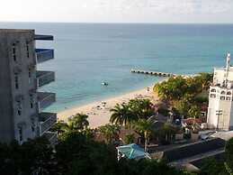 Rest Up Beach Studio At Montego Bay Club Resort