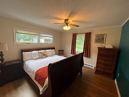 Meadowlark Motel with Restaurant & Bar