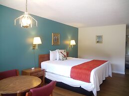 Meadowlark Motel with Restaurant & Bar