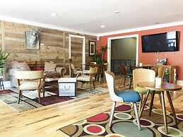 Meadowlark Motel with Restaurant & Bar