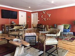 Meadowlark Motel with Restaurant & Bar