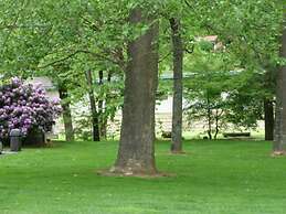 Meadowlark Motel with Restaurant & Bar