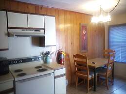 Meadowlark Motel with Restaurant & Bar