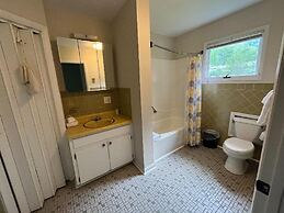 Meadowlark Motel with Restaurant & Bar