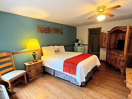 Meadowlark Motel with Restaurant & Bar