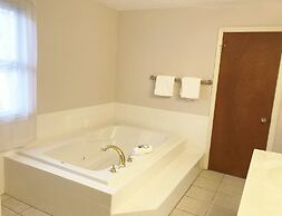 Meadowlark Motel with Restaurant & Bar