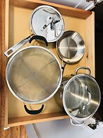 Boston Lodge and Suites