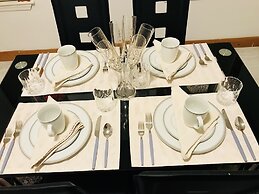 Boston Lodge and Suites