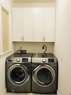 Boston Lodge and Suites