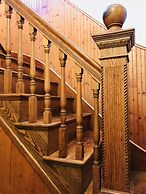 Boston Lodge and Suites