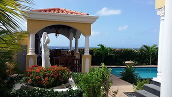 Villa with Spectacular Sea View