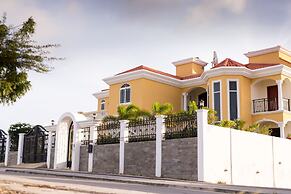 Villa with Spectacular Sea View