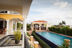 Villa with Spectacular Sea View