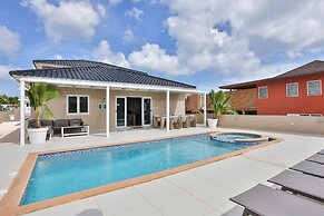 Luxury Villa With Pool in Jan Thiel