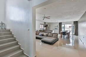 Luxury Villa With Pool in Jan Thiel