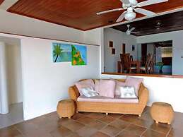 Luxurious Villa with Great Sea View