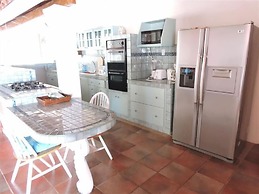 Luxurious Villa with Great Sea View