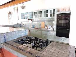 Luxurious Villa with Great Sea View