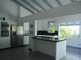 Luxury 3 bedroom Villa at Water's Edge