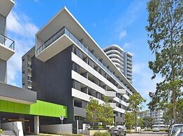 Stylish Waterfront Apt in Rhodes