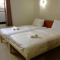 BC guesthouse Si Phraya