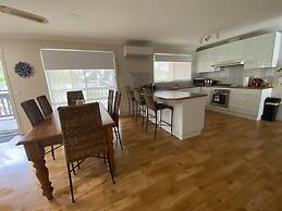 90 Mile Beach House & Villas