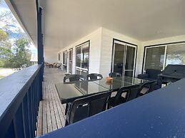 90 Mile Beach House & Villas