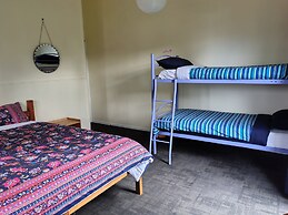 Purple Hen Country Lodge
