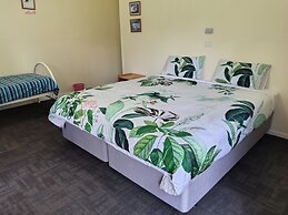 Purple Hen Country Lodge