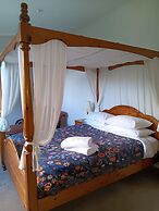 Purple Hen Country Lodge