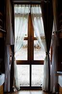 Bloom Cafe & Hostel Lipe