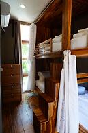 Bloom Cafe & Hostel Lipe