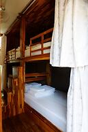 Bloom Cafe & Hostel Lipe