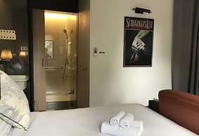 Hotel Noir
