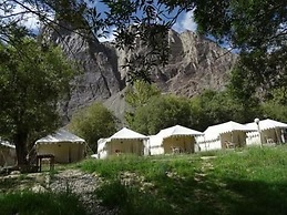Royal Deluxe Camp