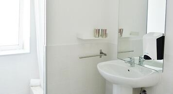 Peneco Albufeira GuestHouse - Hostel