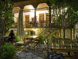 Birgi Hotel Saliha Hanim Tas Konak