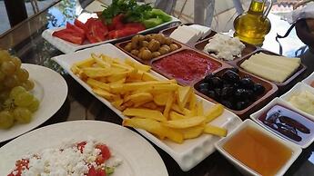 Birgi Hotel Saliha Hanim Tas Konak