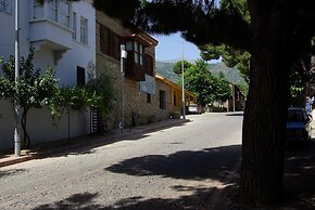 Birgi Hotel Saliha Hanim Tas Konak