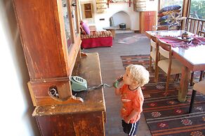 Birgi Hotel Saliha Hanim Tas Konak