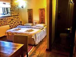 Birgi Hotel Saliha Hanim Tas Konak