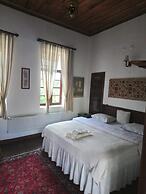 Birgi Hotel Saliha Hanim Tas Konak