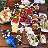 Birgi Hotel Saliha Hanim Tas Konak